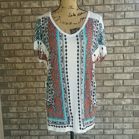 Vocal Tops - Vocal oversize v neck Aztec design women's shirt